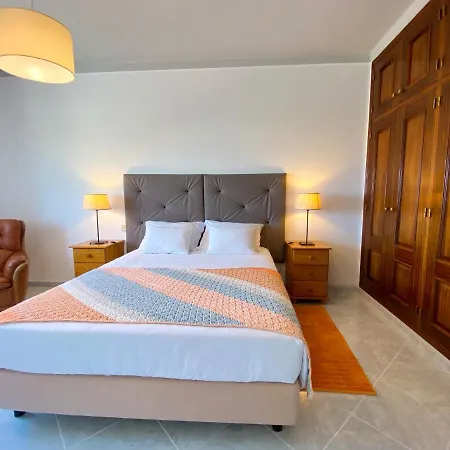 Casa Grilo بيت ضيافة 2*