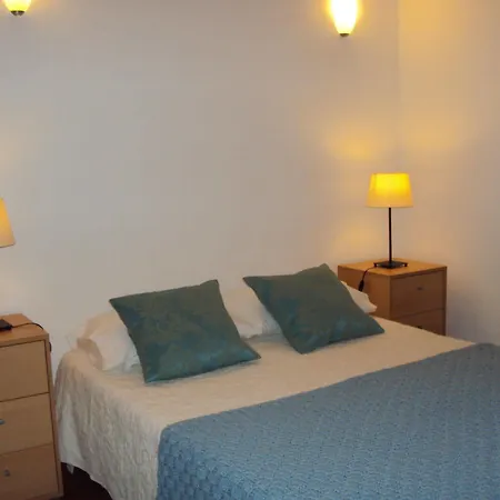 Casa Grilo بيت ضيافة 2*